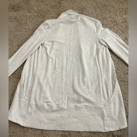 NWOT ATHLETA PRANAYAMA WRAP CARDIGAN HEATHER GREY SIZE Small - Picture 10 of 13